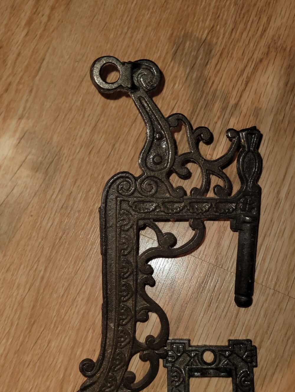 Vintage Lamp Holder - Picture 10 of 13